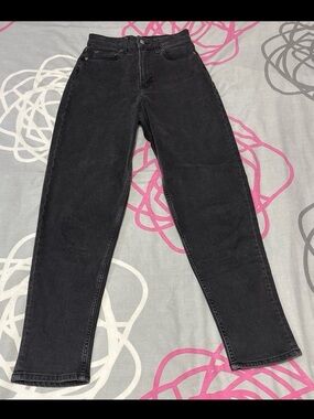 H&M High-Rise Black Mom Jeans